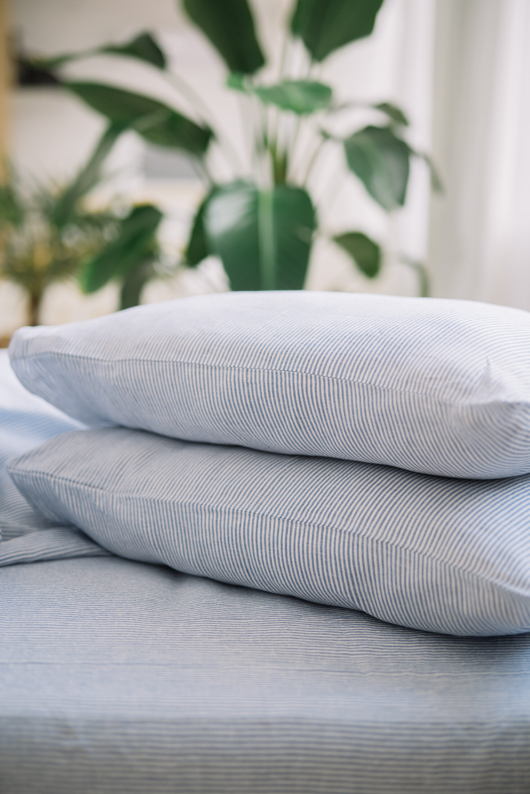 Set Ocean Blue Small Stripes Kissenbezug 50x60 und Laken 90x200