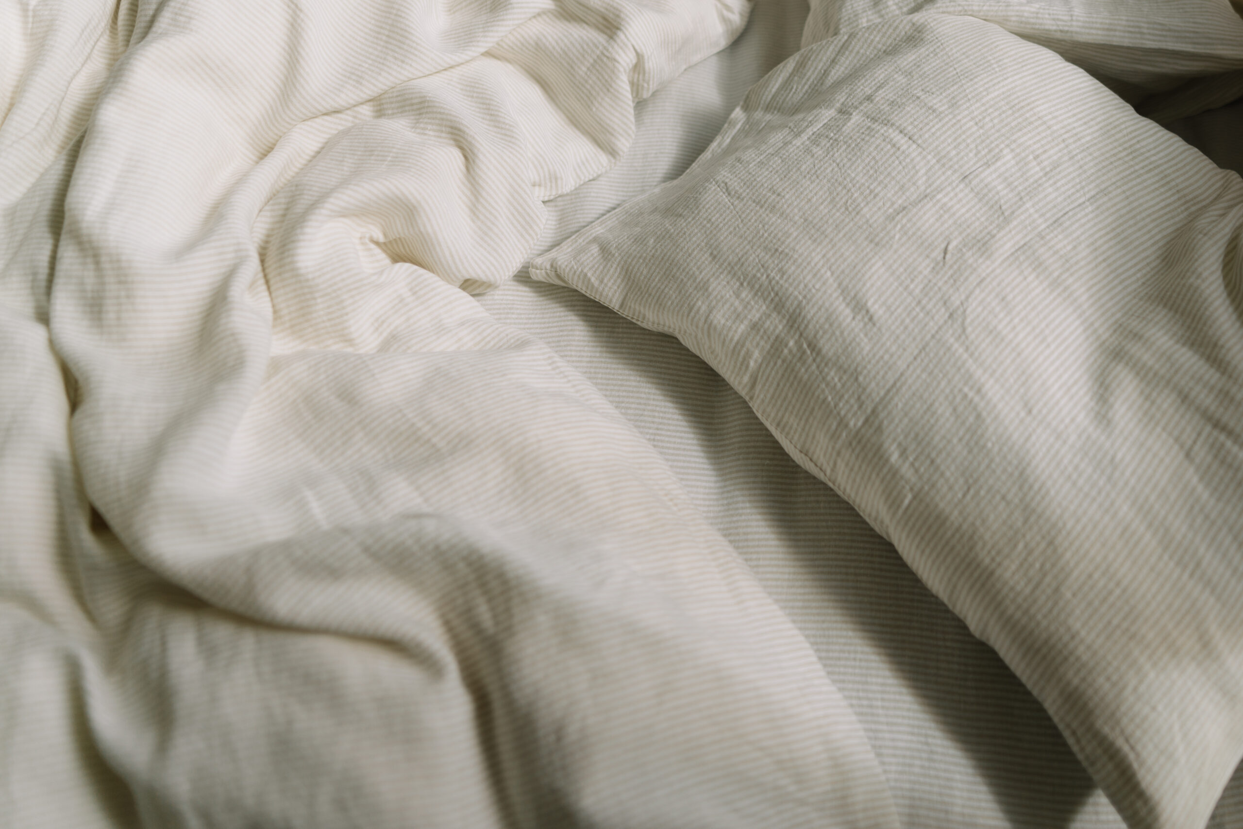 Set Natural Small Stripes Kopfkissenbezug 50x60cm und Kopfkissenbezug 200x200cm