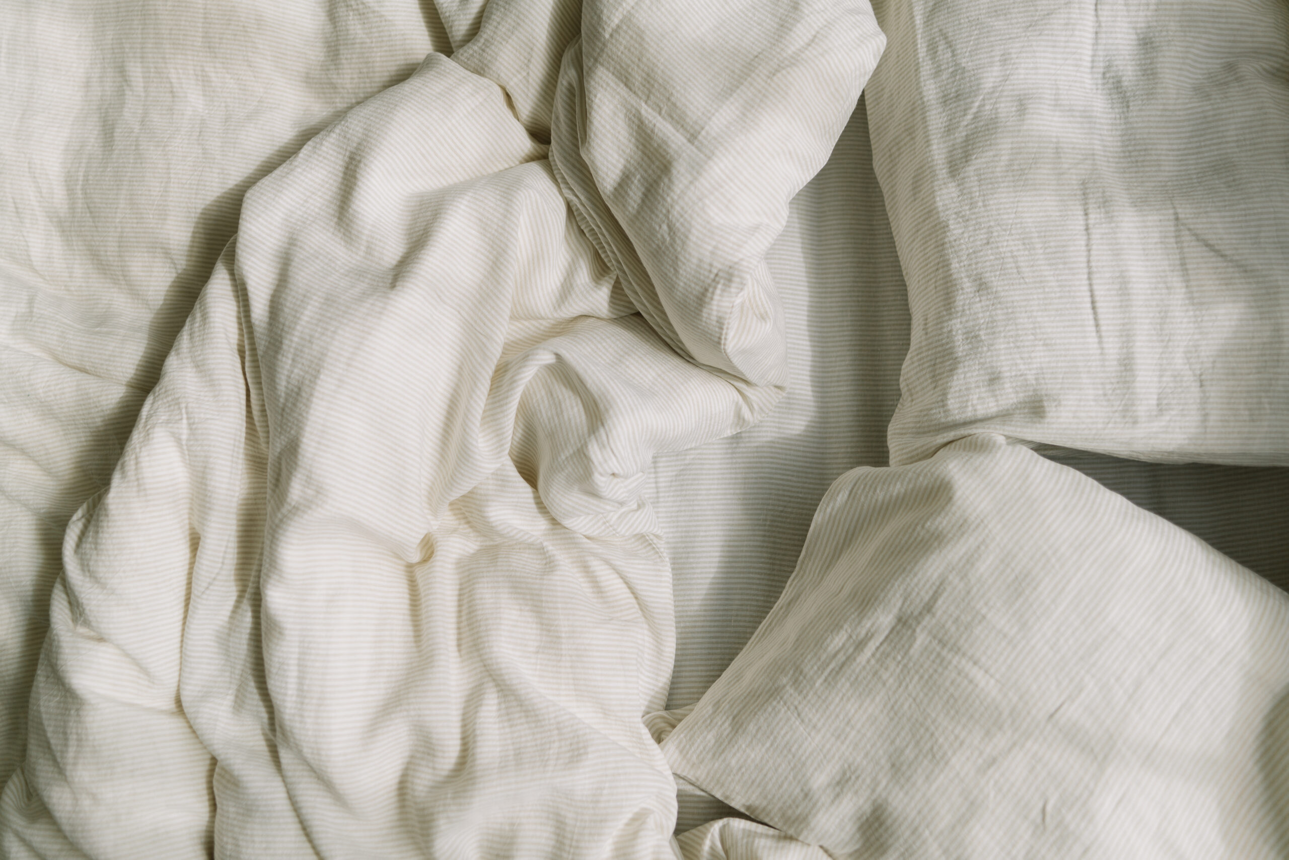 Set Natural Small Stripes Kopfkissenbezug 50x60cm und Laken 80x200cm