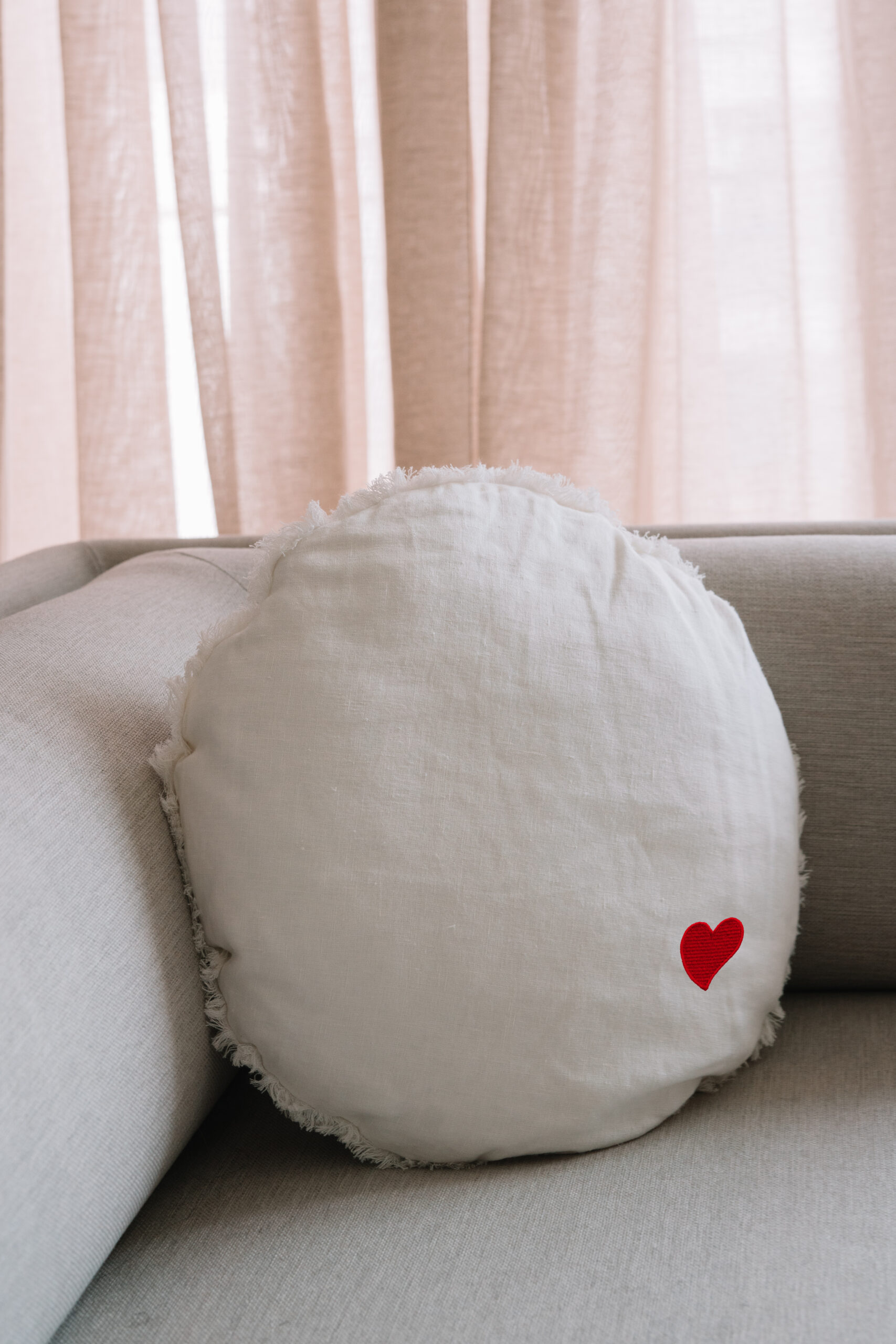 LUNA Fransenkissen Durchmesser 50 mit Stickerei (Kopie)