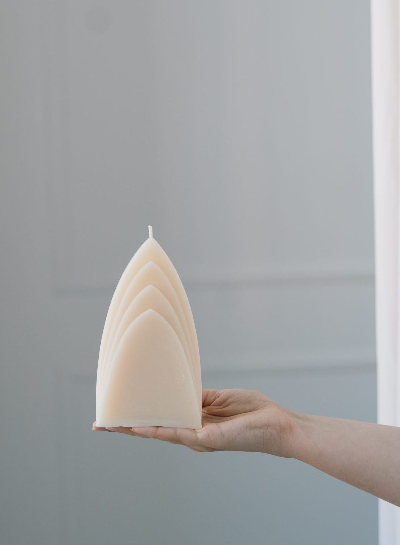 Handgemachte Naturwachskerze White Chapel