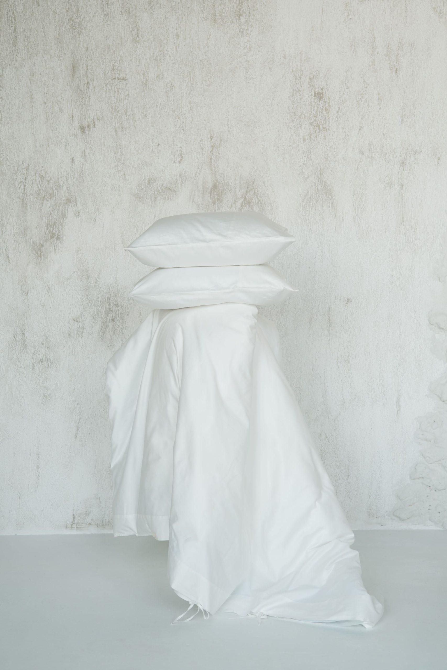 Luftiges Set aus weißer Baumwolle Kissenbezüge 80x80 und Bettbezug 220x240